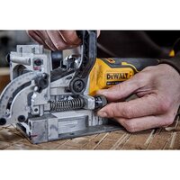 DeWalt DCW682N (только устройство) Image #10